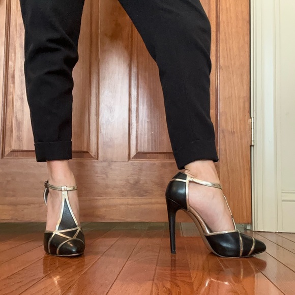 Size 5.5 French Connection Candice T-Strap Platform Pump - Picture 9 of 9